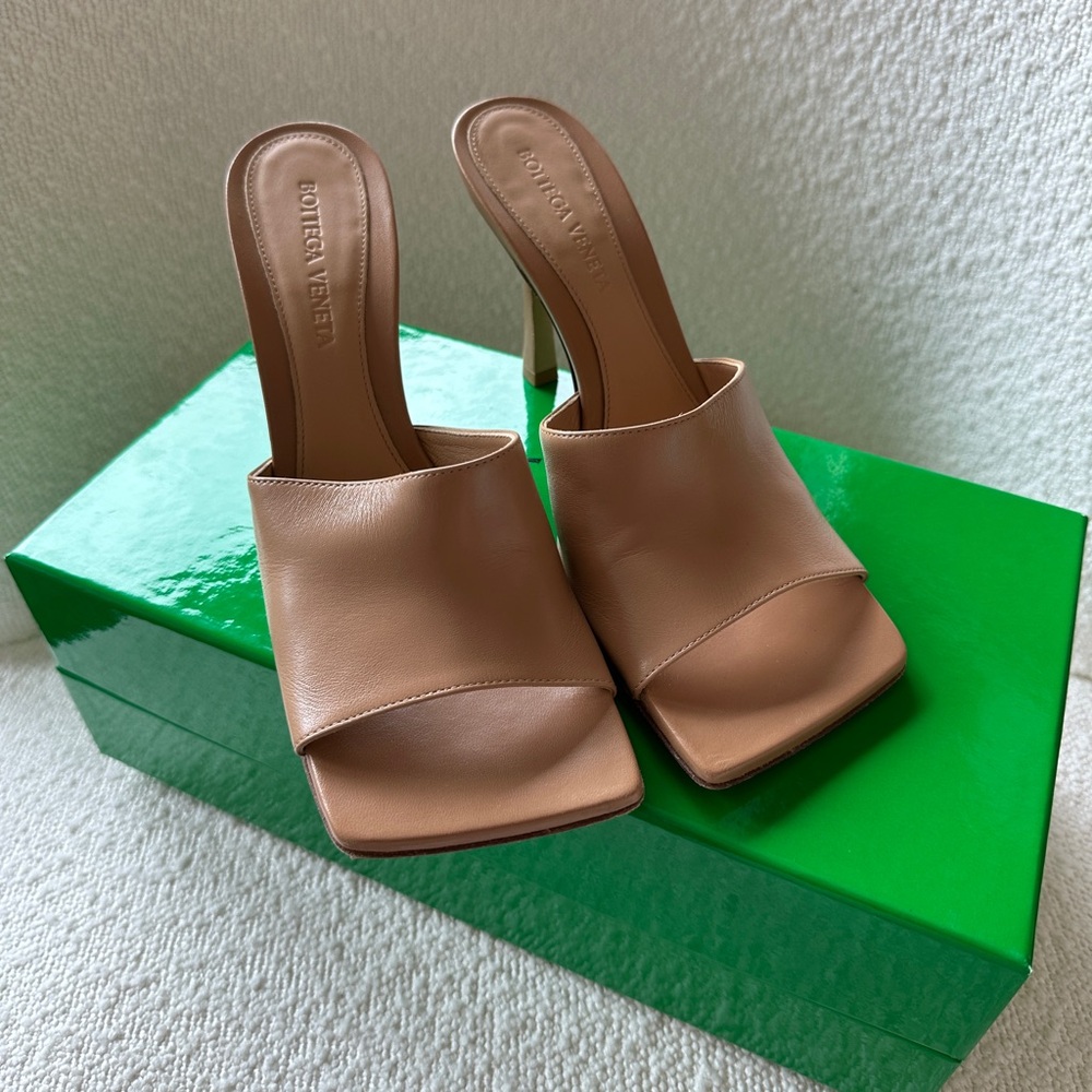 Bottega Veneta Beige Stretch Heeled Mules